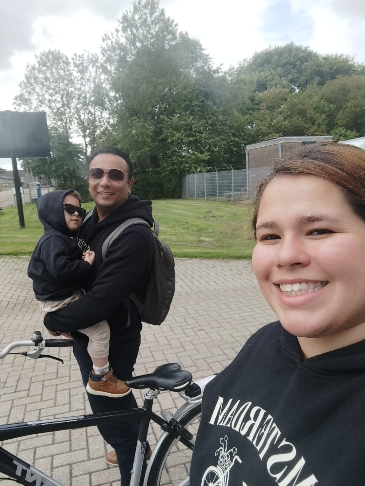 Foto-Alexander-Fontanilla-met-vrouw-en-zoon2